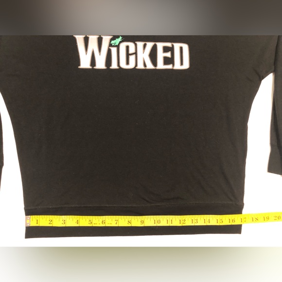 Wicked, Broadway, long sleeve t shirt, M (fits like jr size) - Picture 6 of 7